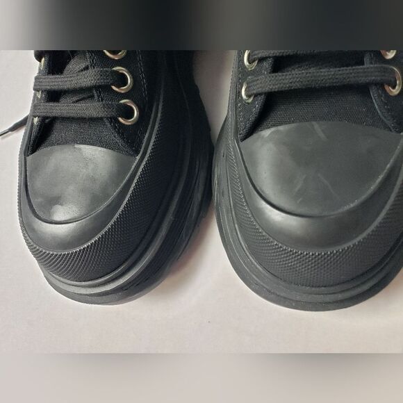 AUTHENTIC Alexander McQueen Trend Slick Cloth Low Sneakers Sz 38 / 8 - Picture 9 of 16